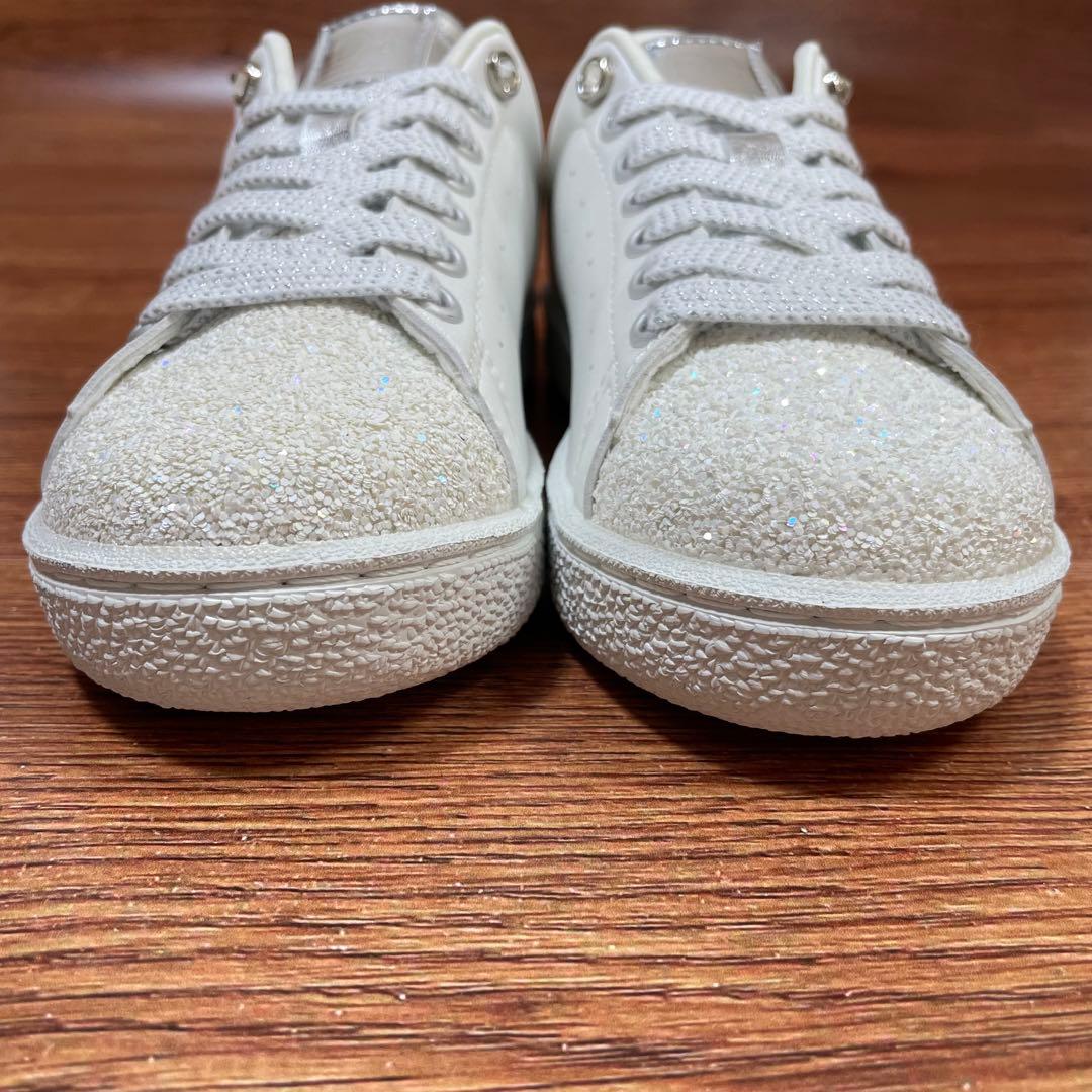新品未使用品✨プラスダイアナ　スニーカー　グリッター　ホワイトパール　シルバー