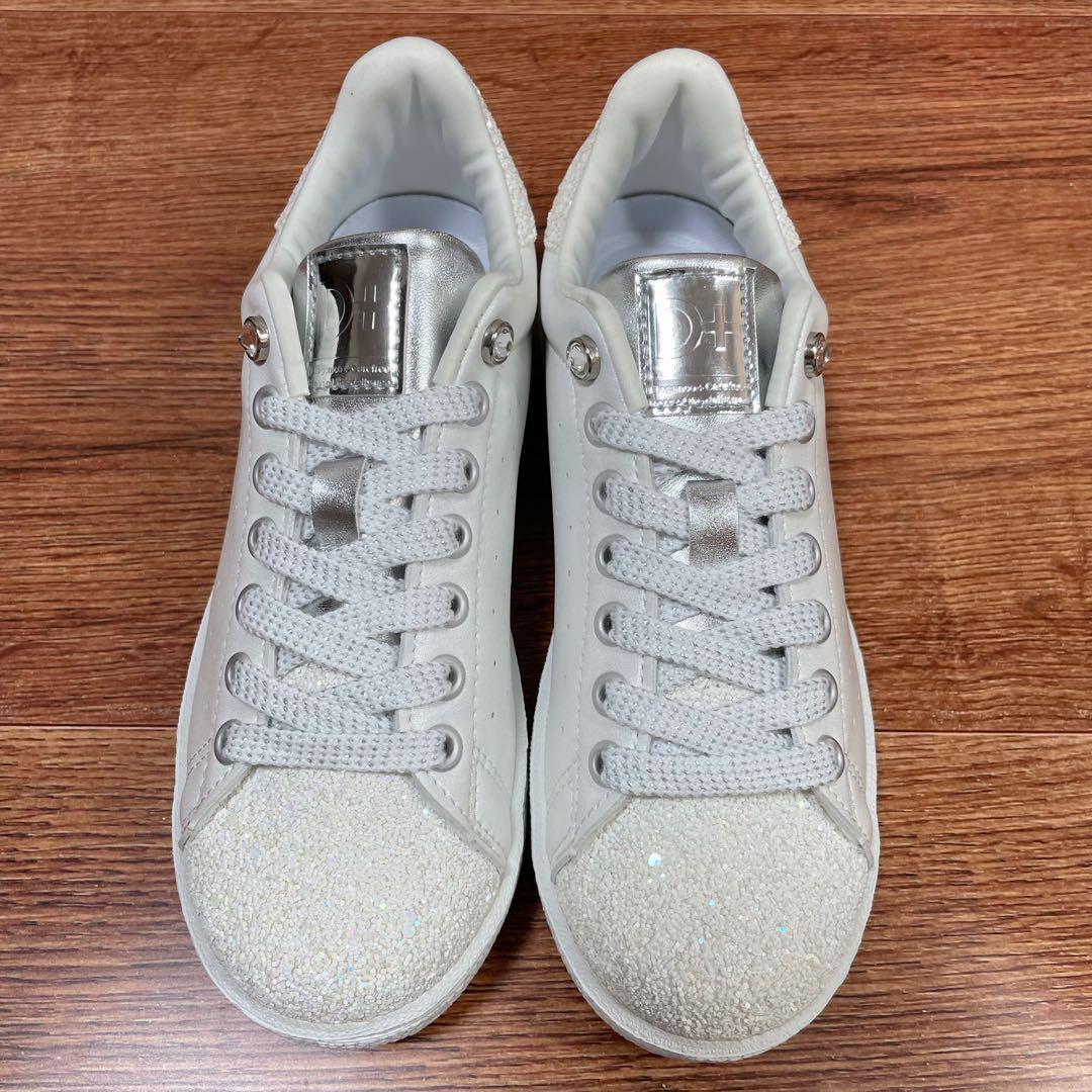 新品未使用品✨プラスダイアナ　スニーカー　グリッター　ホワイトパール　シルバー