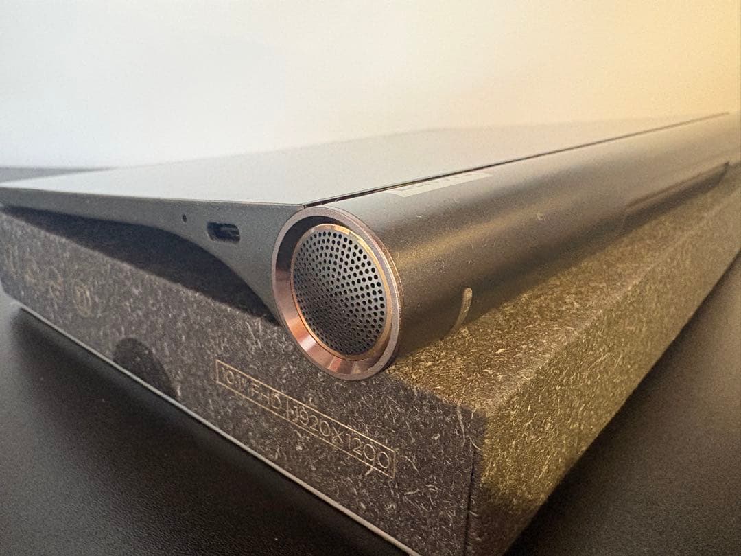 Lenovo Yoga Smart Tab 10.1インチ