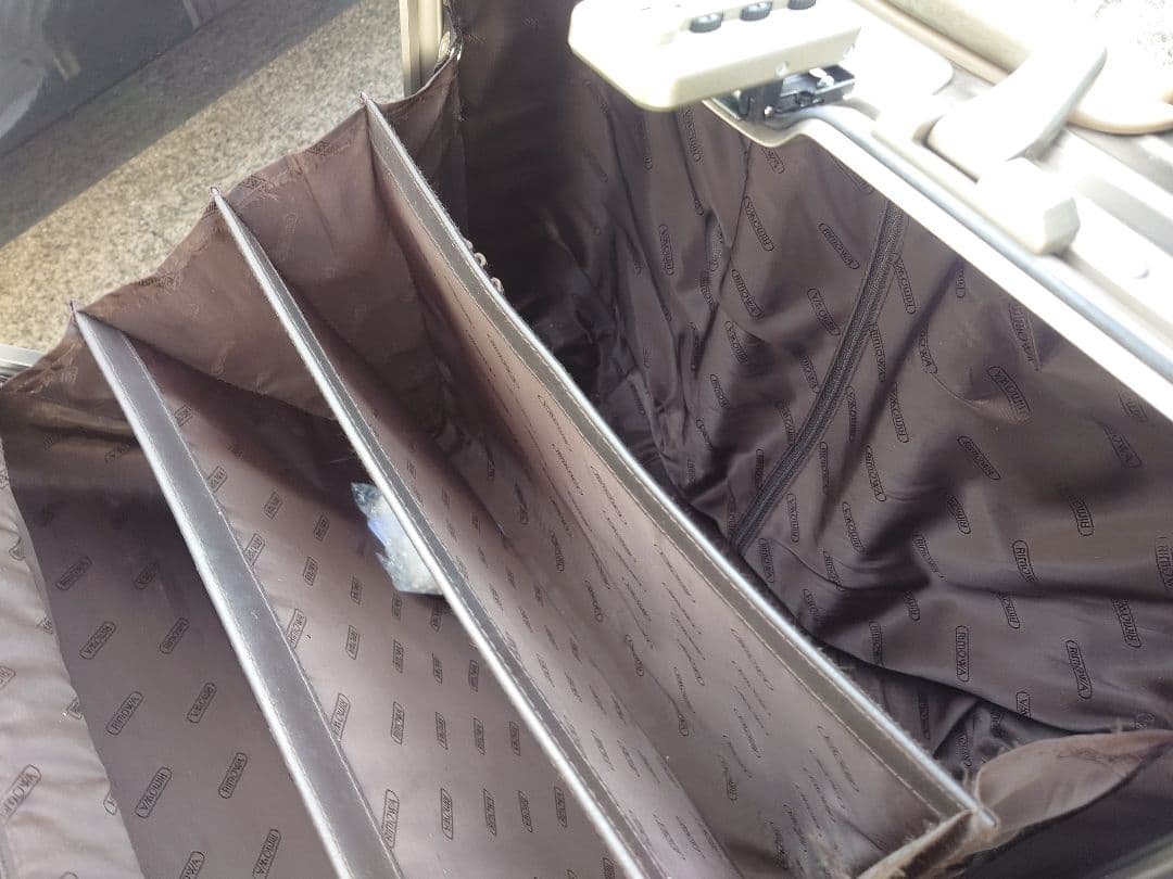 【Hiro Ushi】RIMOWAビジネストローリー　トパーズ　チタニウム