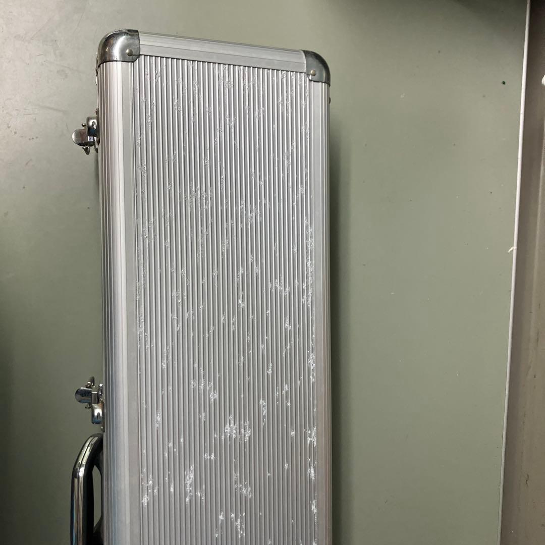 沖縄三味線　アルミハードケース付き　三線