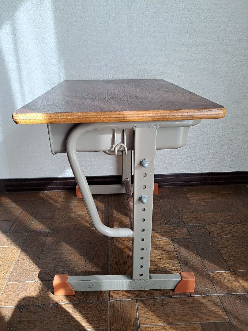 【送料無料】 オカムラ necos 学校 学習机 椅子 高さ調整可能　②