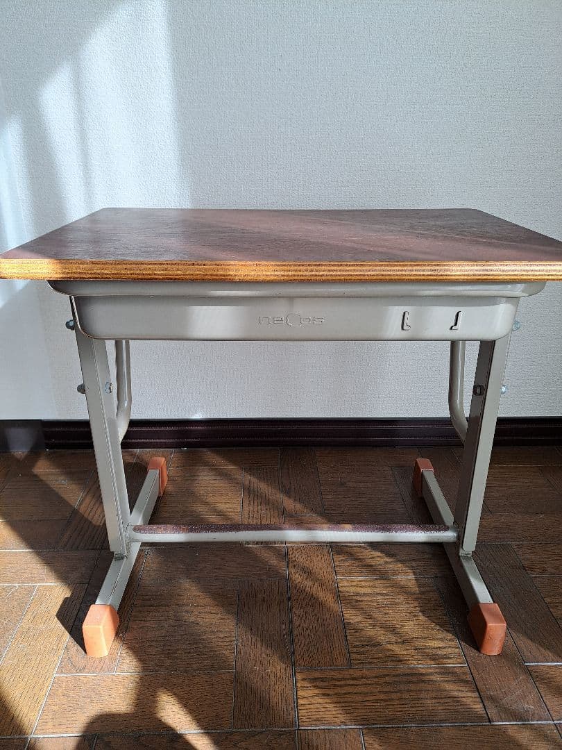 【送料無料】 オカムラ necos 学校 学習机 椅子 高さ調整可能　②