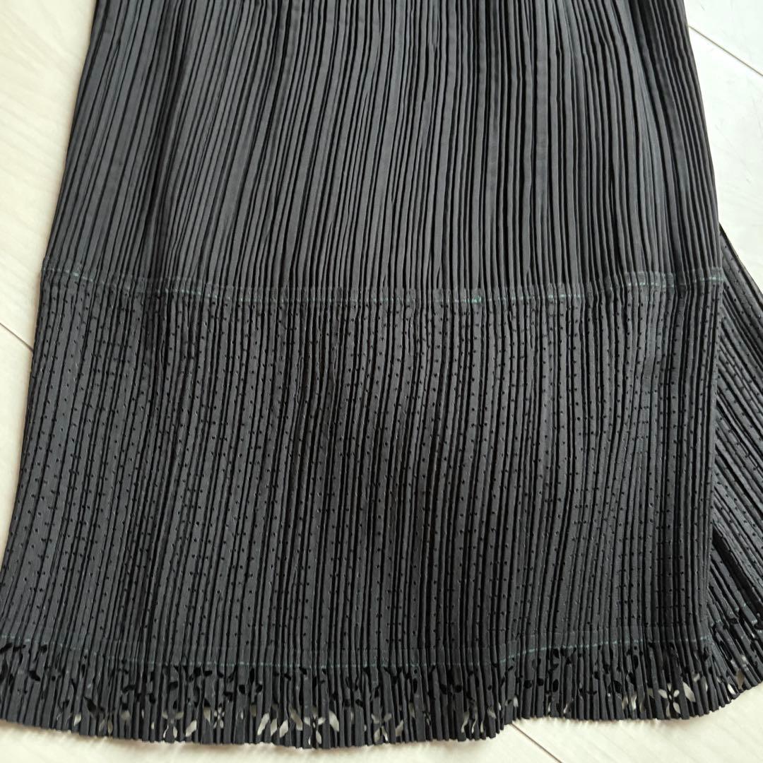 イッセイミヤケ　プリーツスカート　カットワーク　　Aライン　ステッチ入り　M