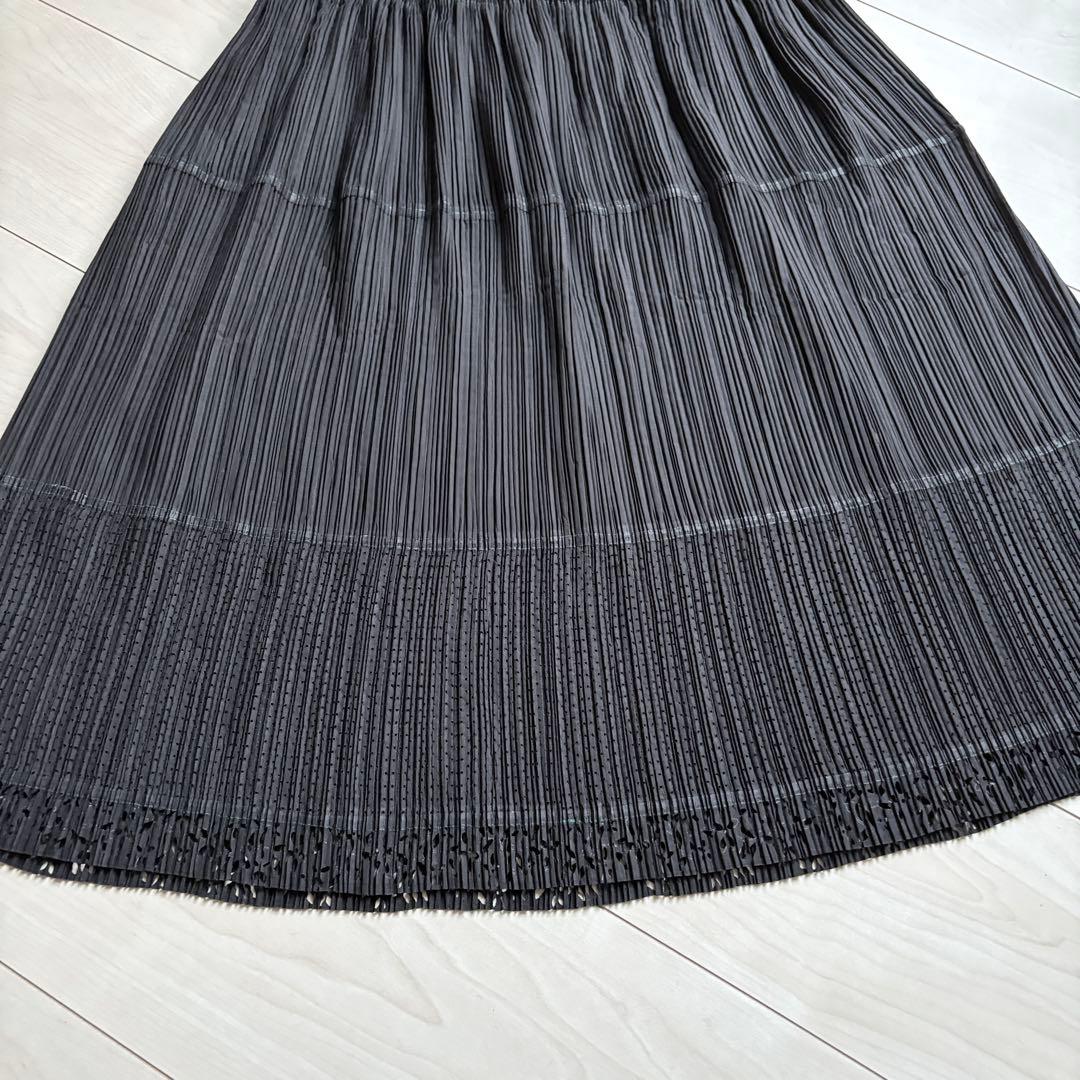イッセイミヤケ　プリーツスカート　カットワーク　　Aライン　ステッチ入り　M