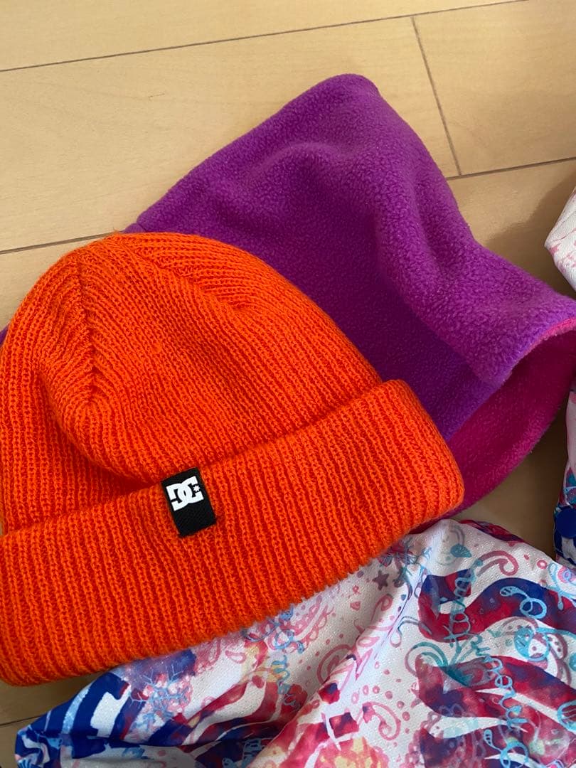 子ども用スキーウェア、アクセサリー、ヘルメットセット