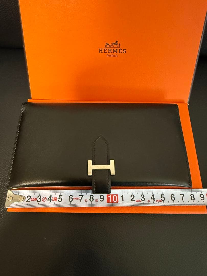 ル*ス様 本物保証！HERMES べアンボックスカーフ黒 長財布 箱付き！極美品