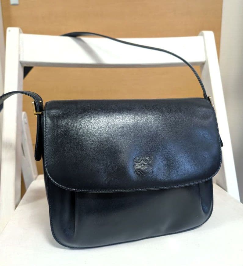 ✨売り切りセール❣♥美品♥ロエベ ショルダー アナグラム レザー LOEWE