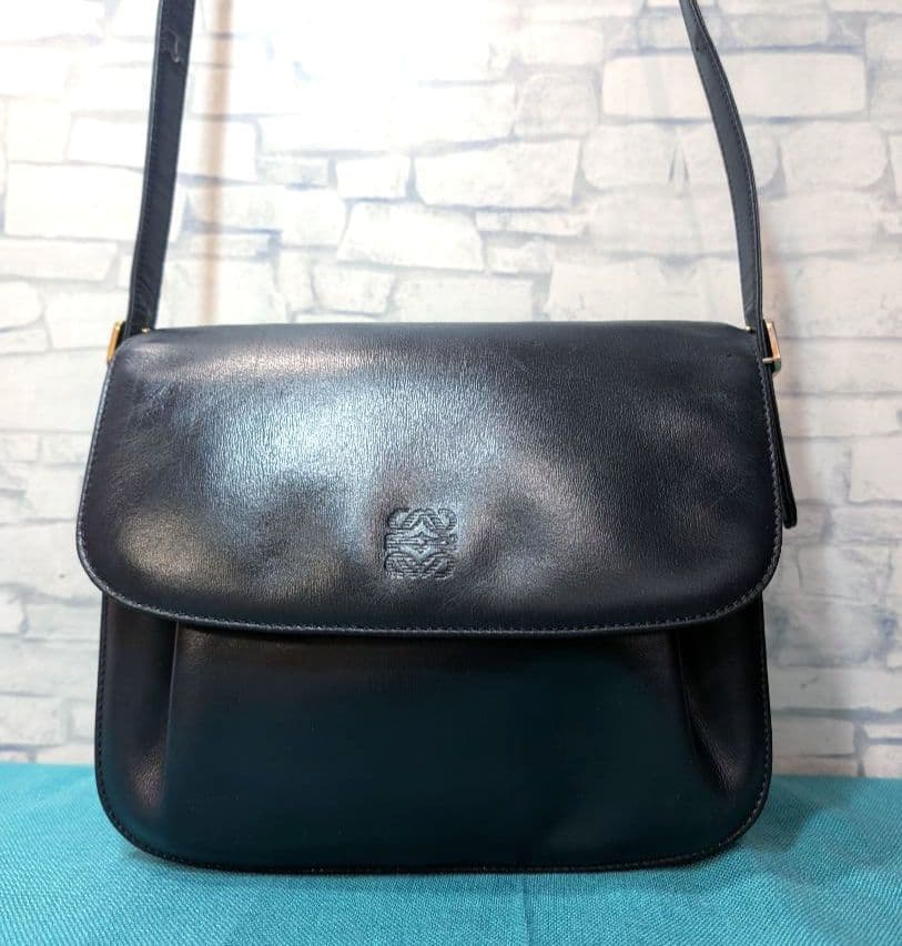 ✨売り切りセール❣♥美品♥ロエベ ショルダー アナグラム レザー LOEWE