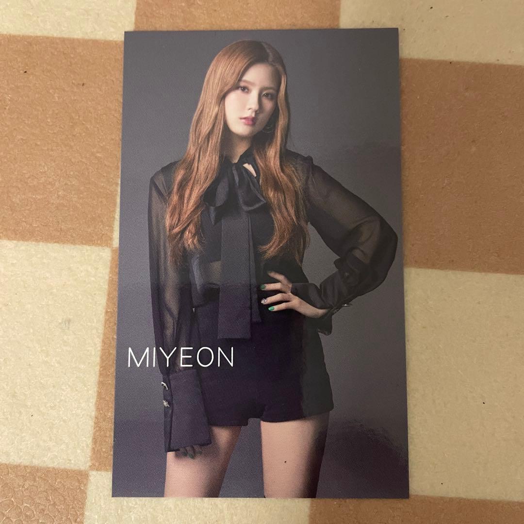 (G)I-DLE アイドゥル  日本デビューアルバムLATATA 付属トレカ