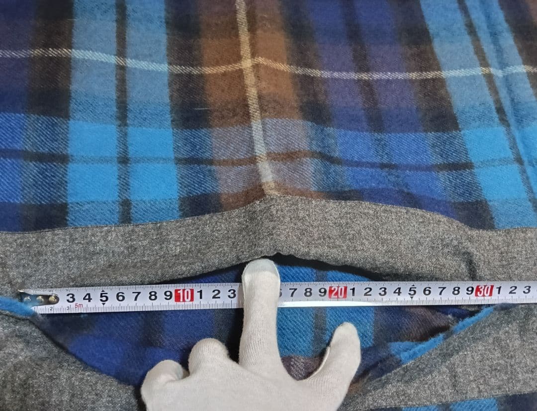 『コムデギャルソンシャツ』×『ロキャロン』コラボ 大判ウールストールポンチョ