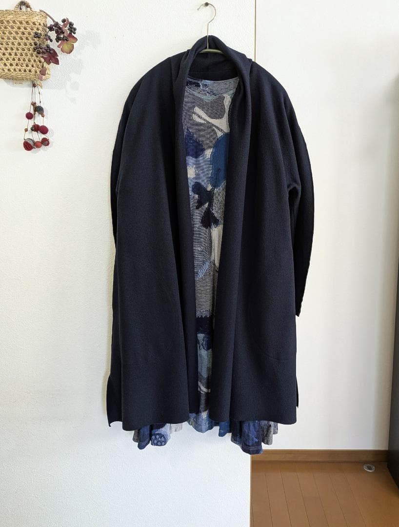 ヨーガンレール☆ラム圧縮ロングジャケット☆濃紺☆ドレープライン☆美品です