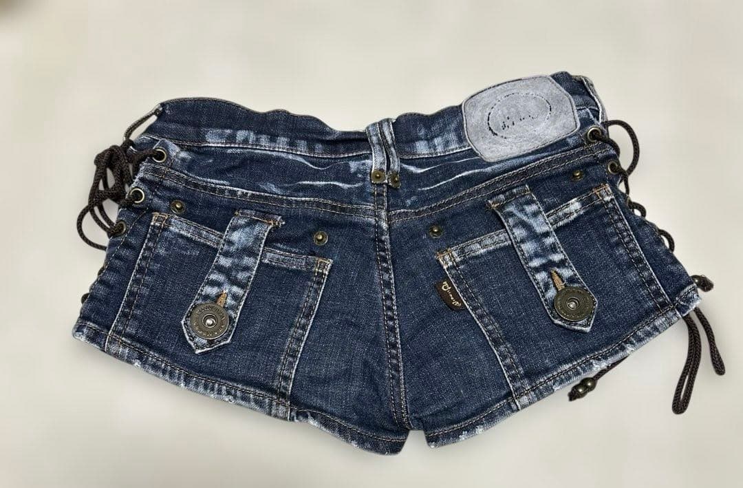 d.i.a. デニムショートパンツ ジッパーポケット付き