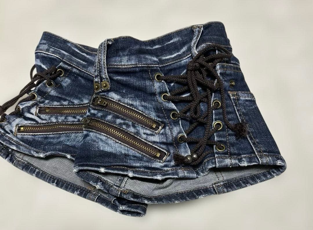 d.i.a. デニムショートパンツ ジッパーポケット付き