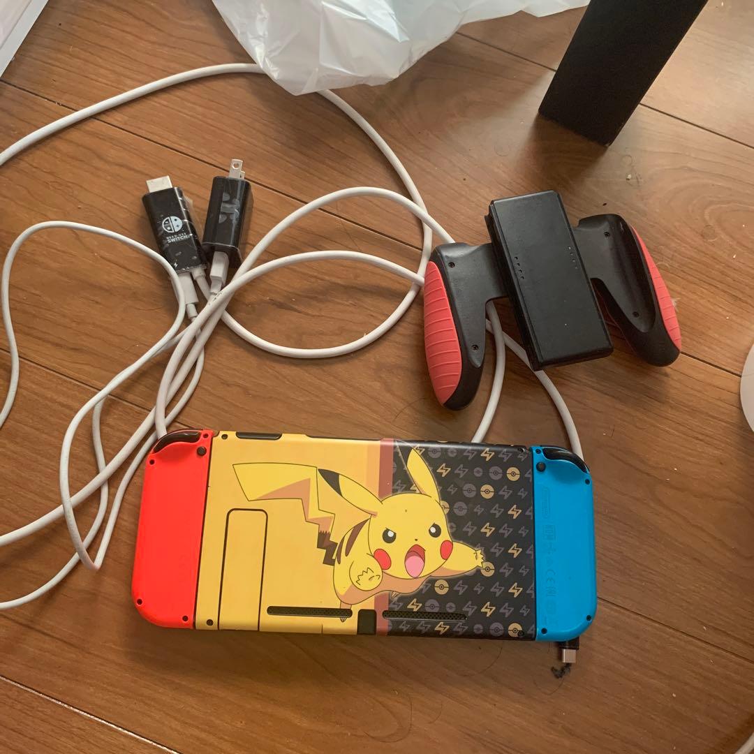 Nintendo Switch本体、テレビに繋げるケーブル