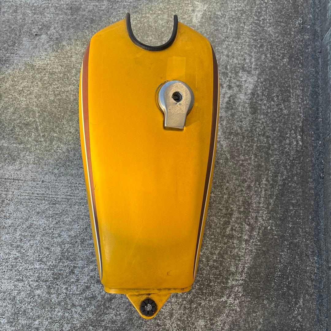 ヤマハ　sr400 タンク