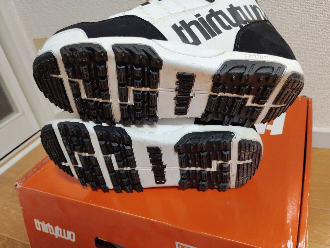 THIRTYTWO サーティーツー スノーボードブーツ 27～28.5