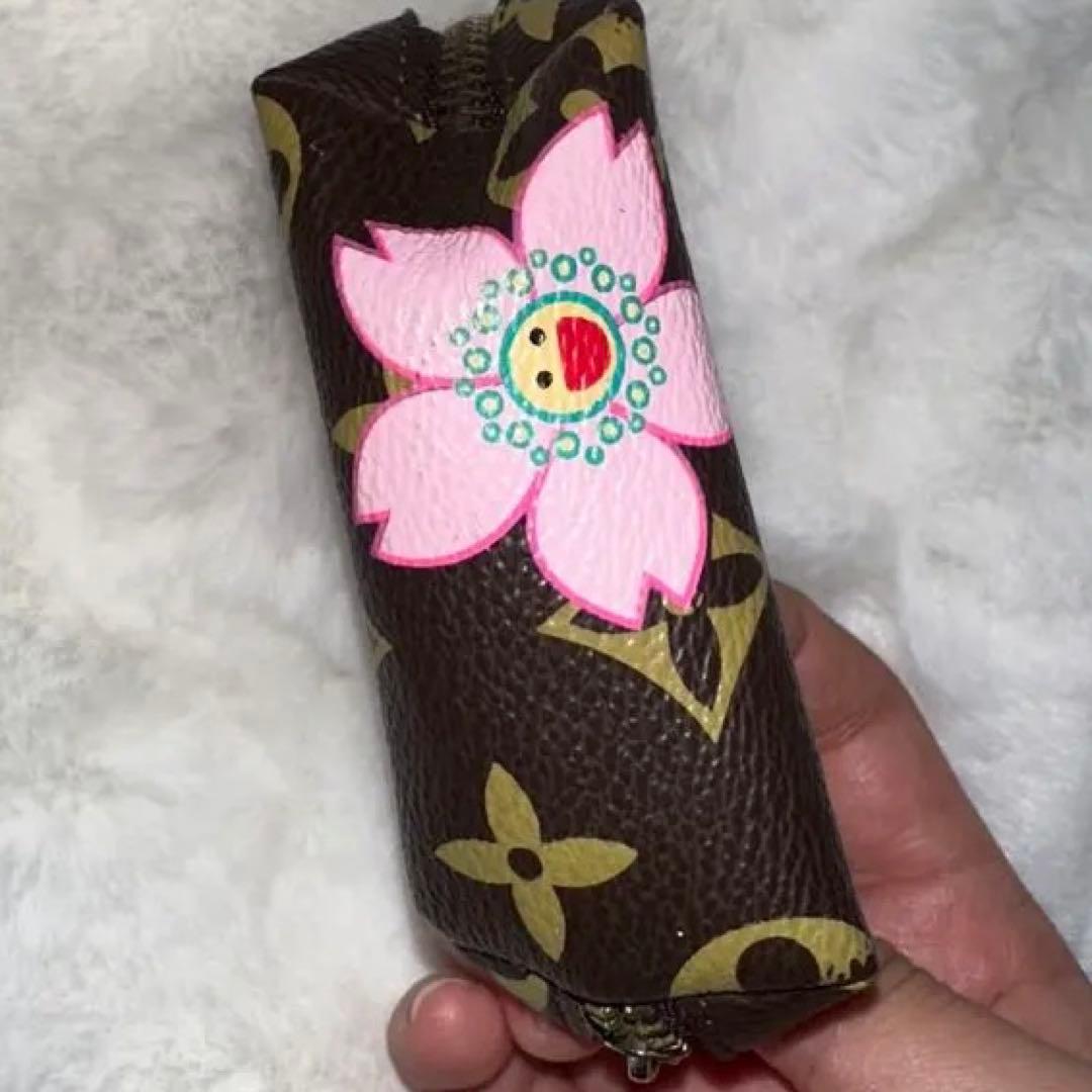 【モノグラム・チェリーブロッサム】ルイ・ヴィトン × 村上隆コラボケース