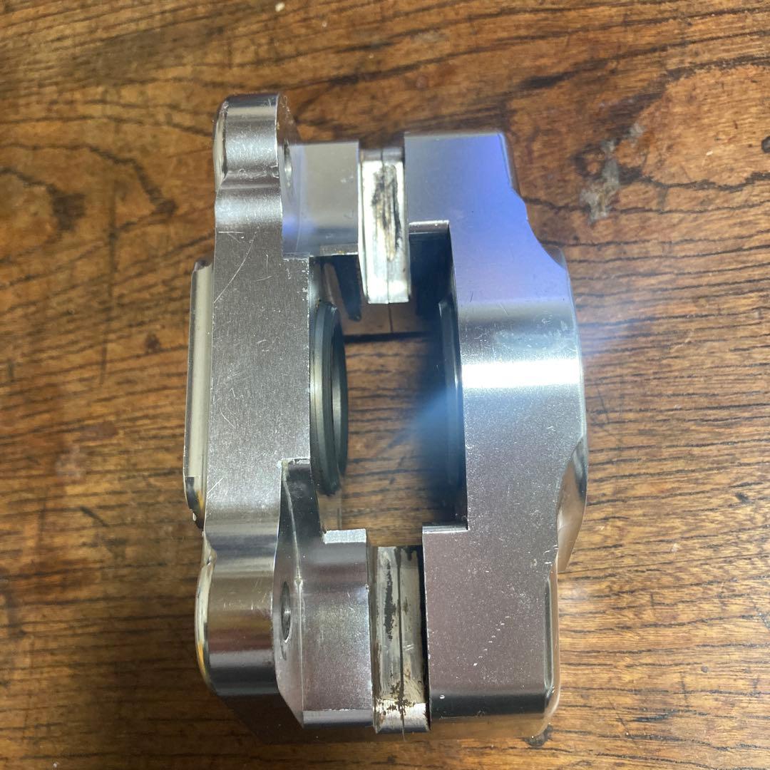 GMA アルミブレーキキャリパー シルバー　中古　美しいデザイン　ハーレー