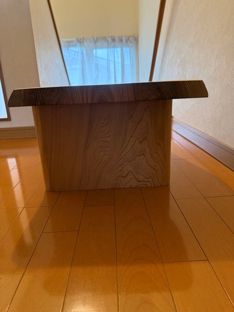 天然杉一枚板ローテーブル蜜蝋ワックス仕上げ‼️