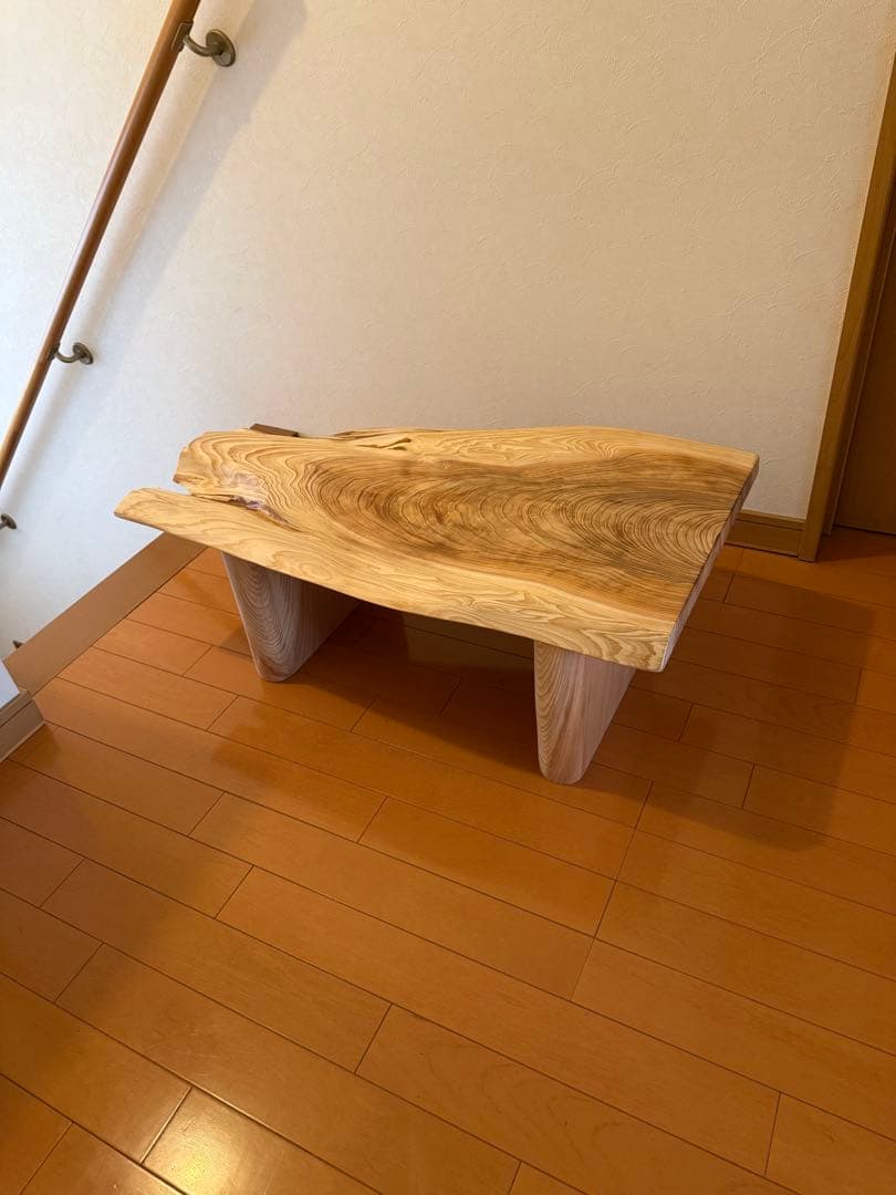 天然杉一枚板ローテーブル蜜蝋ワックス仕上げ‼️