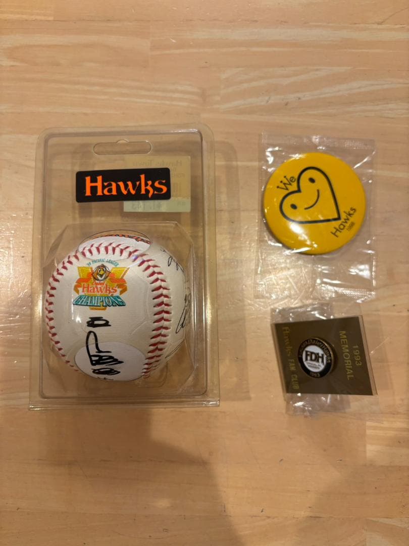 プロ野球グッズ（ダイエーホークス中心）とおまけ（リラックマグッズ、絵葉書）