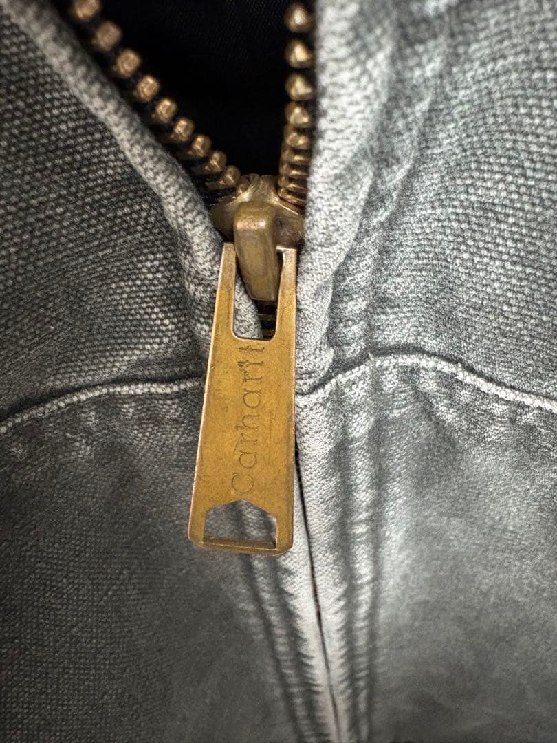 Carhartt グレー フード付きパーカー
