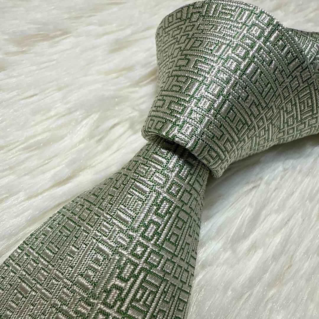 【未使用品】HERMES ネクタイ　シルク　エルメス　箱付き　H柄