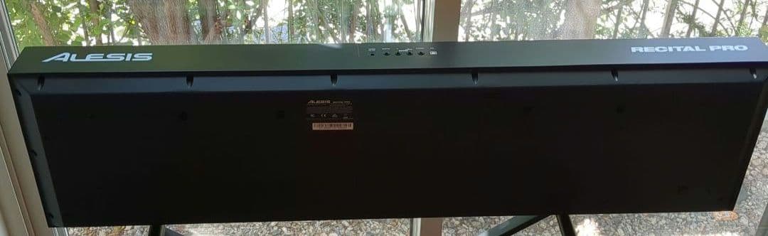 Alesis Recital Pro 88鍵盤デジタルピアノ　電子ピアノ