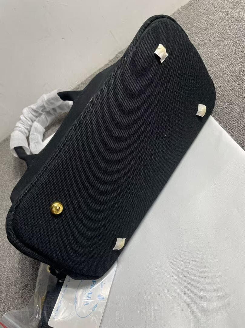 PRADA ブラック キャンバストートバッグ