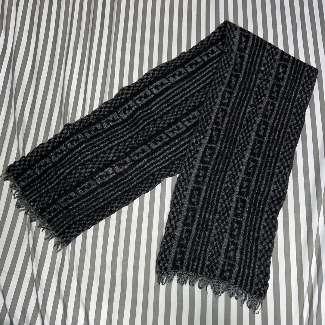 美品 FENDI ズッカ柄　マフラー