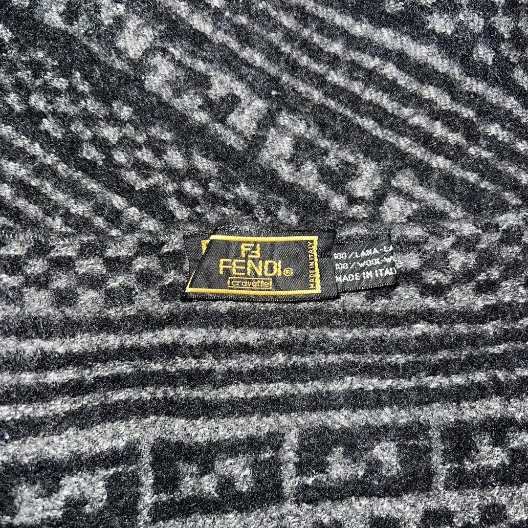美品 FENDI ズッカ柄　マフラー