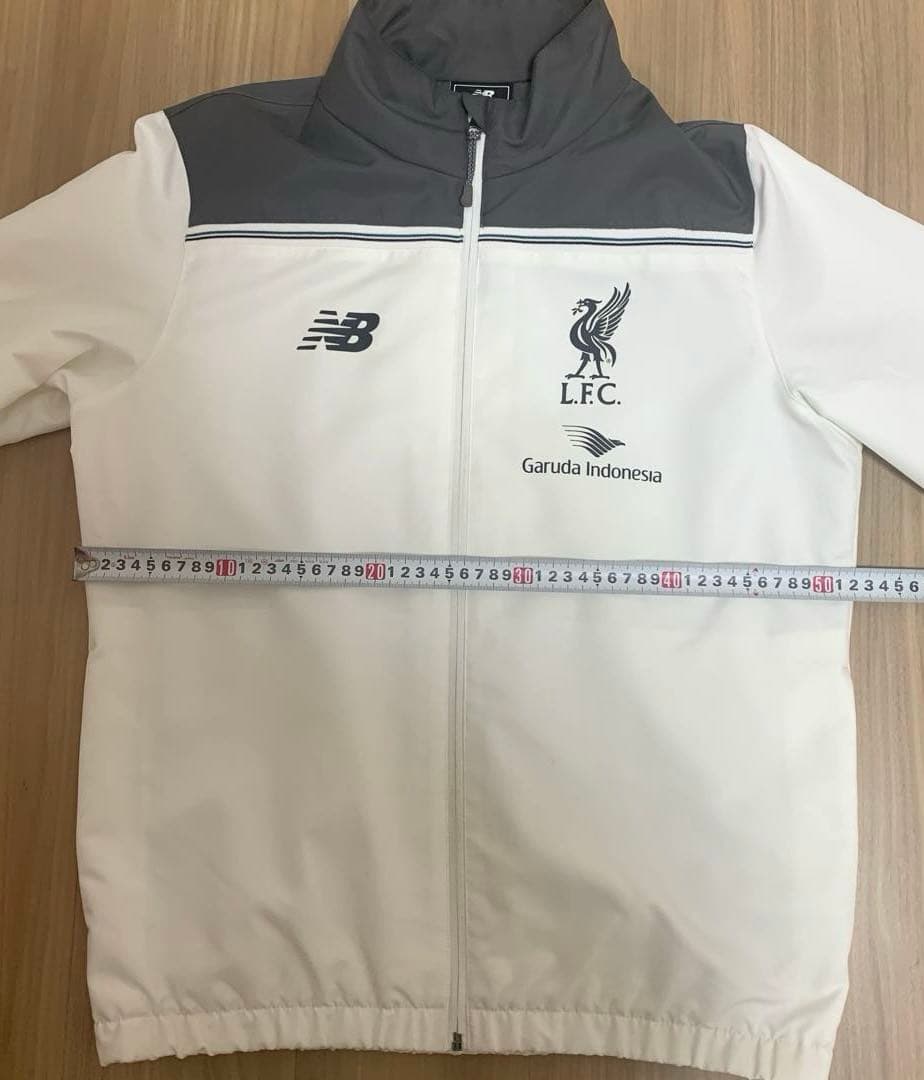 リヴァプール　ニューバランス　プレゼンテーションスーツ　上下セット　ジャケット