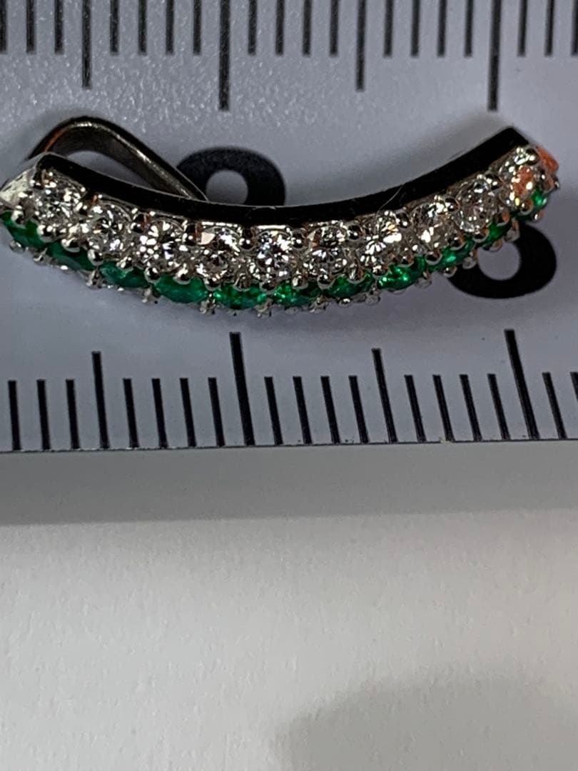 ラグジュアリー様PT900 エメラルド ダイヤモンド トップ