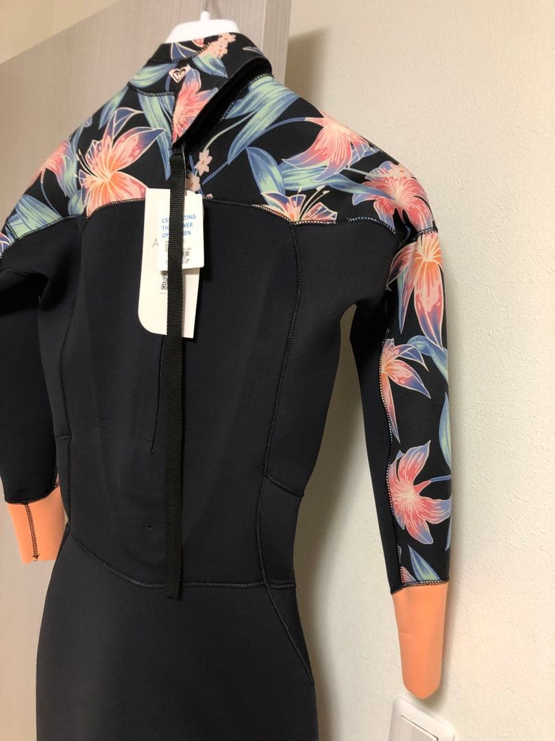 ROXY フラワーパターン ウェットスーツ