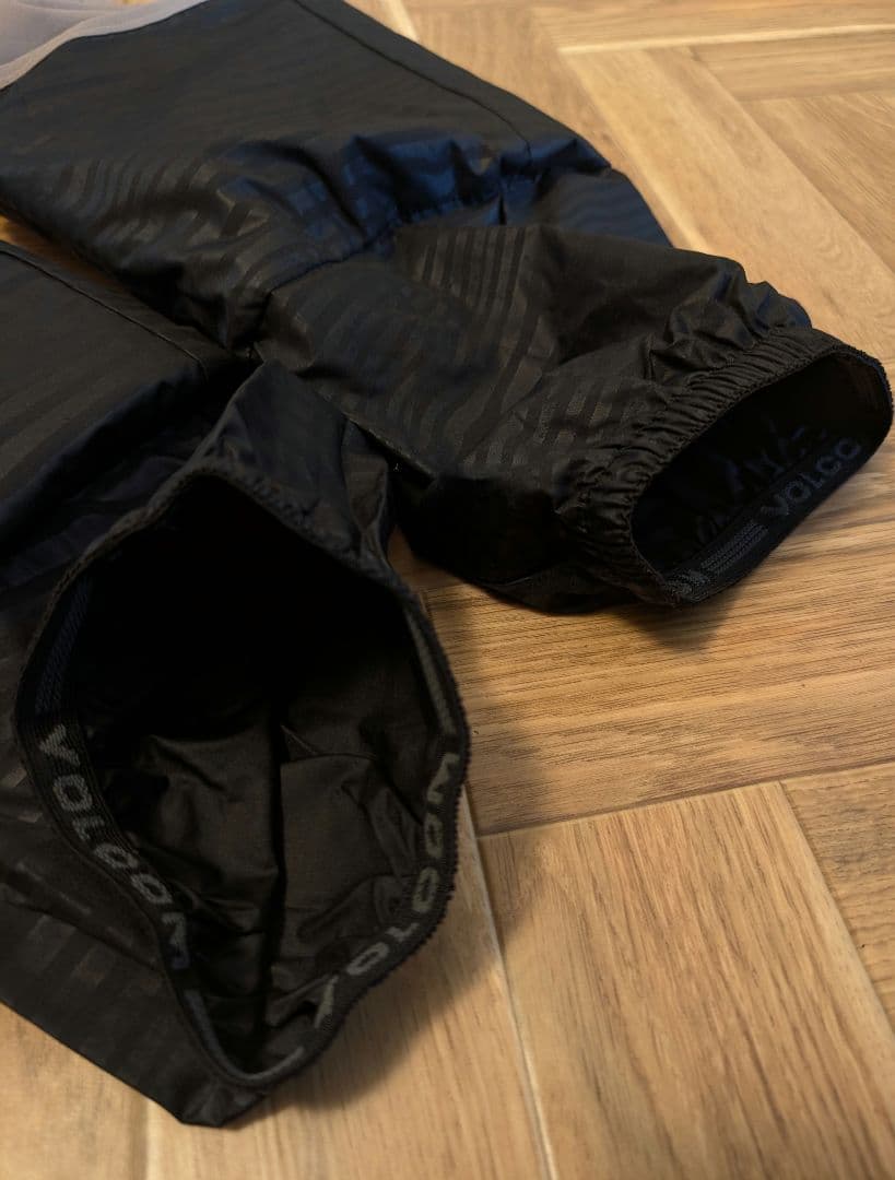 VOLCOM キッズ ウェア M 上下セット 10Y 新品未使用　ボルコム