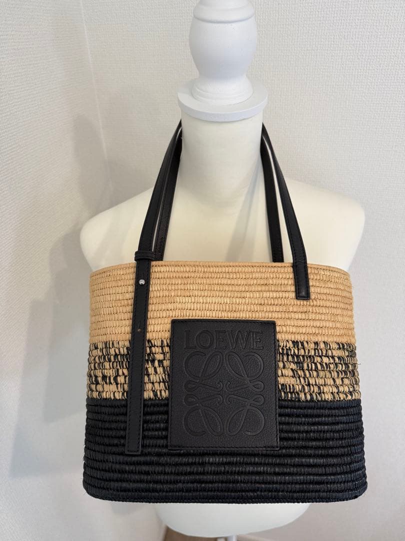 【新品未使用】LOEWE ストライプ　黒　かごバッグ　ロエベ