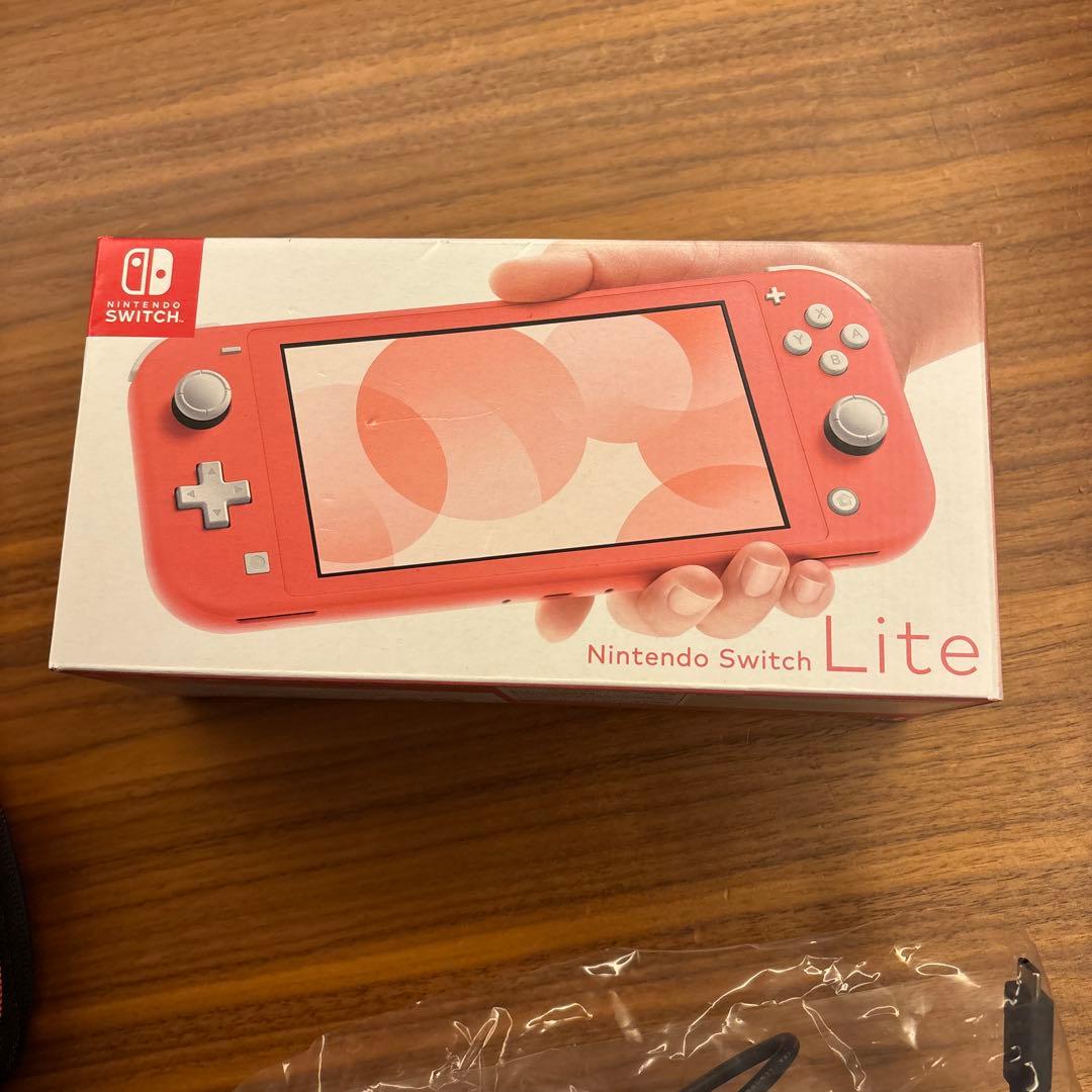 Nintendo Switch Liteピンク 2022年製箱・充電器・ケース付