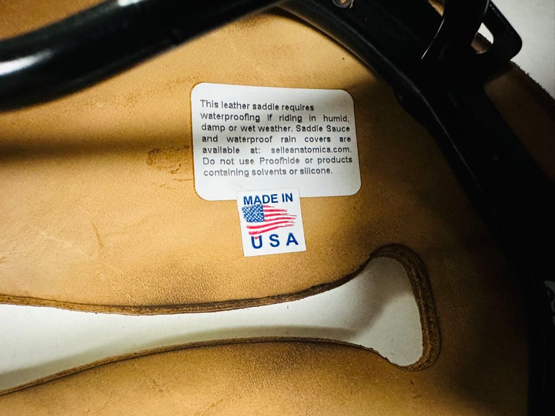 セラアナトミカ X1 WaterShed（ウォーターシェッド） サドル