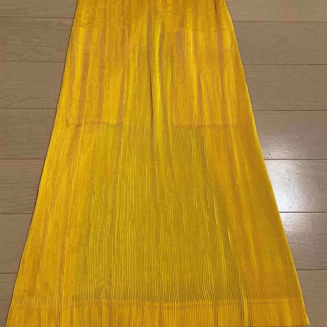 improduct イッセイミヤケ プリーツエプロンドレス パプリカイエロー