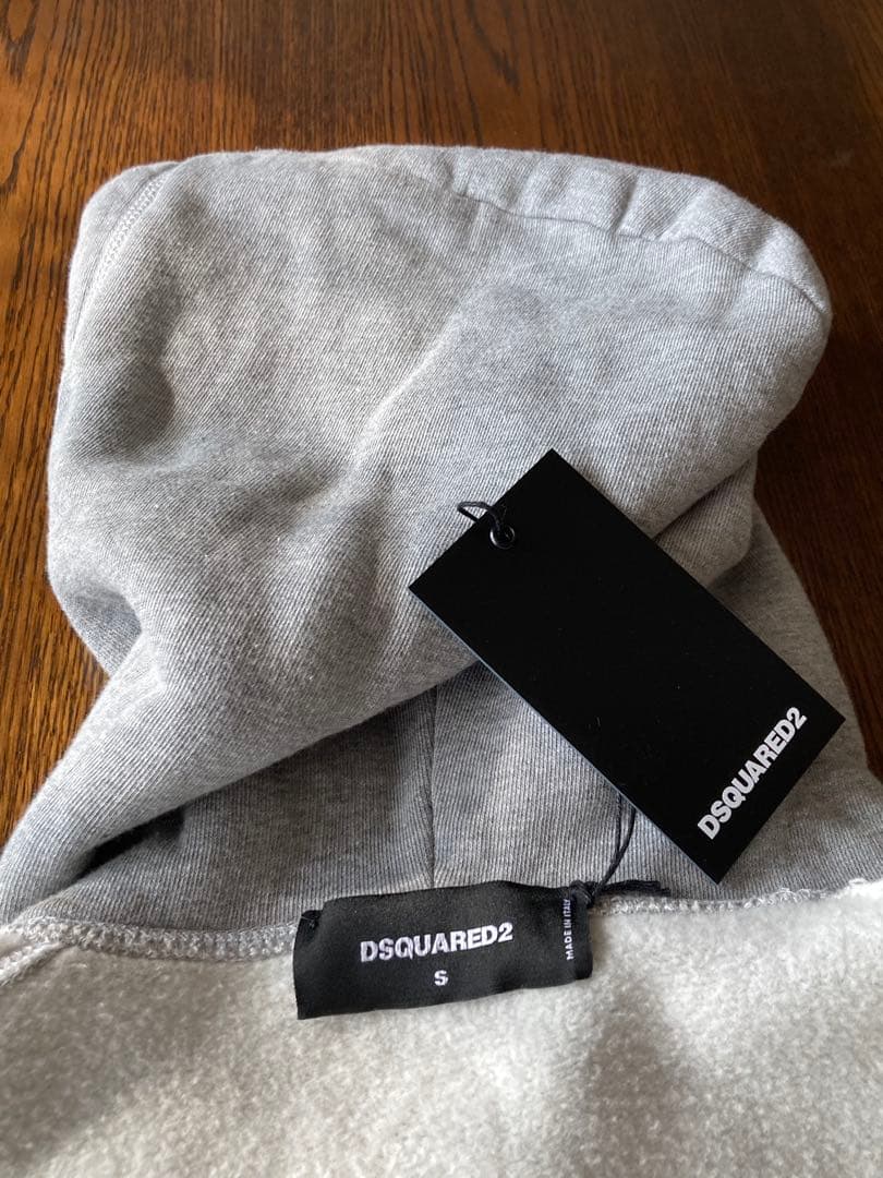 DSQUARED2 新品未使用タグ付 cottonパーカーレディース&メンズ対応
