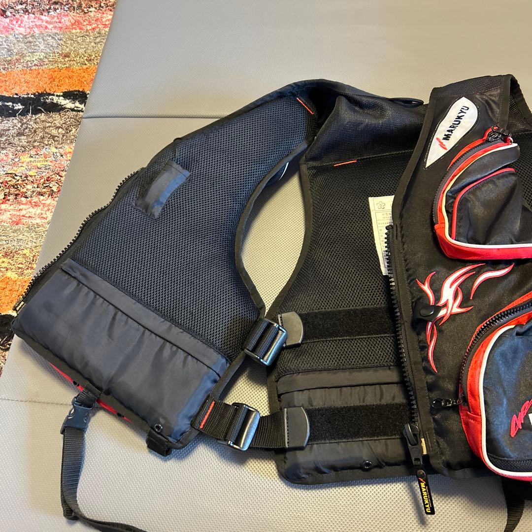 MARUKYU フローティングベスト ブラック/レッドMサイズ