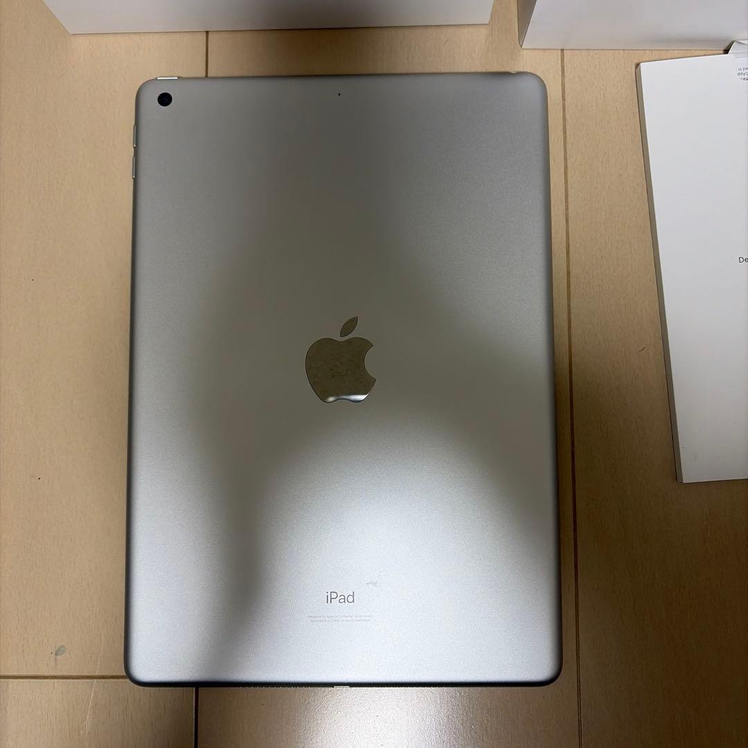 iPad第9世代64GBWi-Fiモデル、純正充電器付き