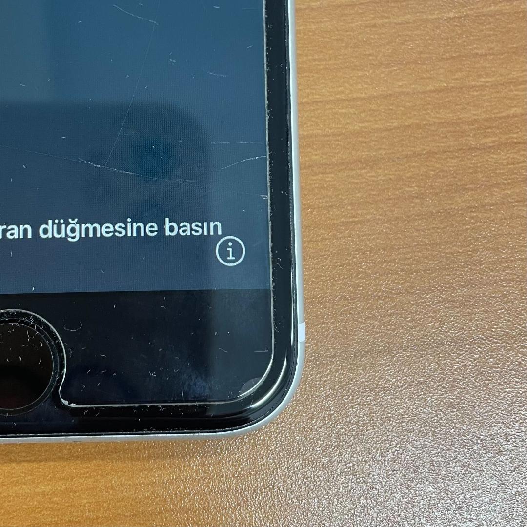 R*R様 動作確認済み iPhone SE 第2世代 128GB ID:W861