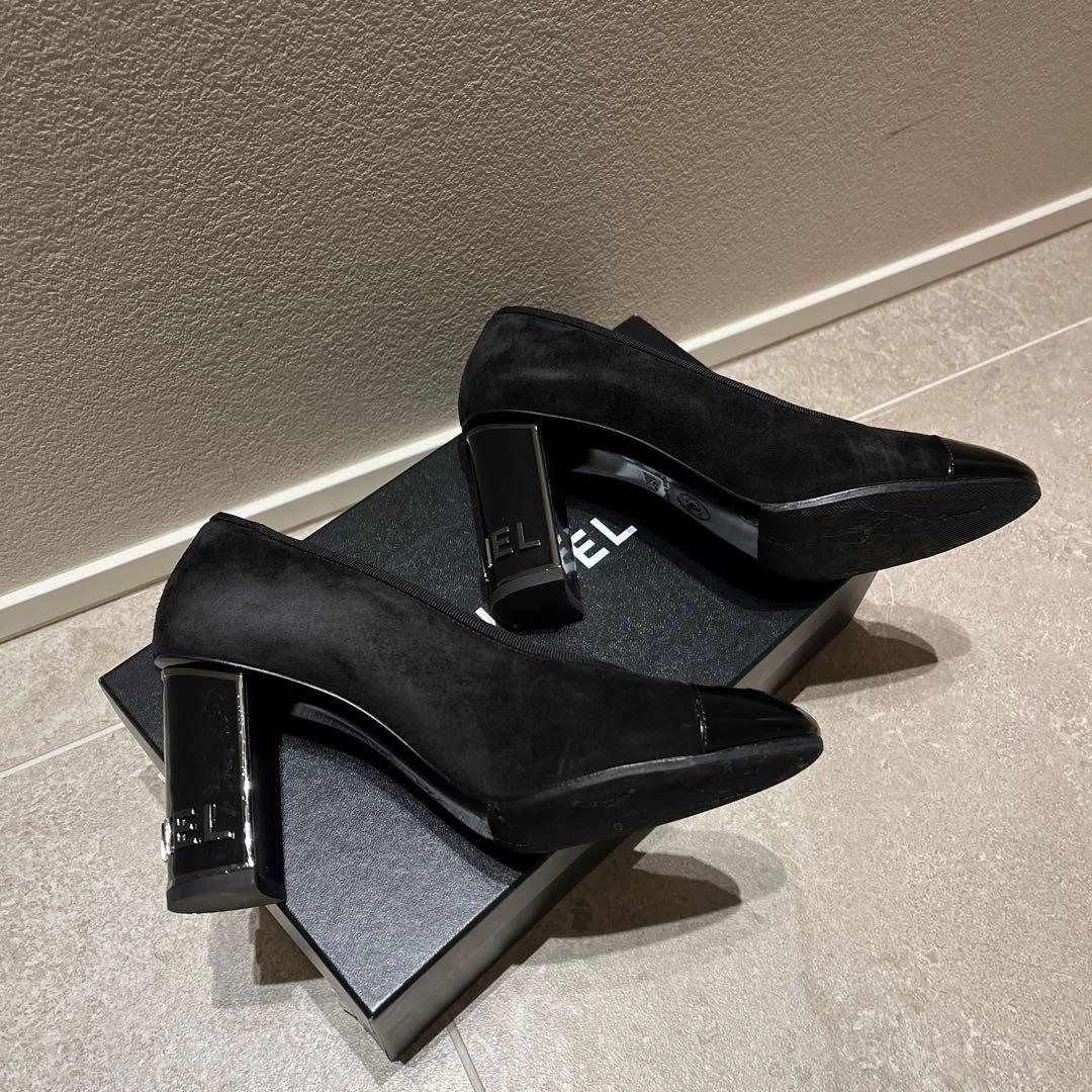 CHANEL ✨スエード　ロゴ　エナメルパンプス　美品！