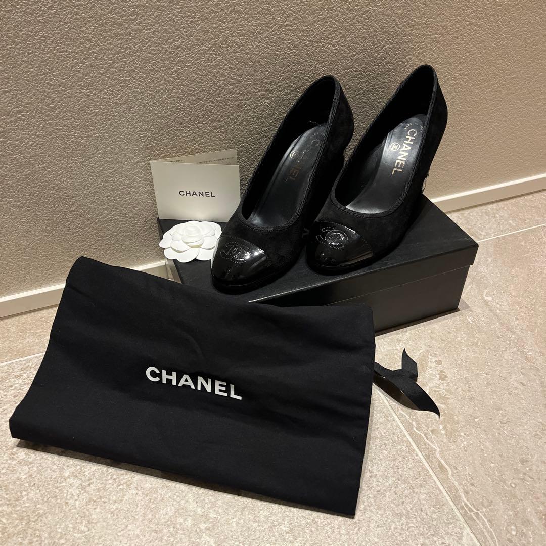 CHANEL ✨スエード　ロゴ　エナメルパンプス　美品！