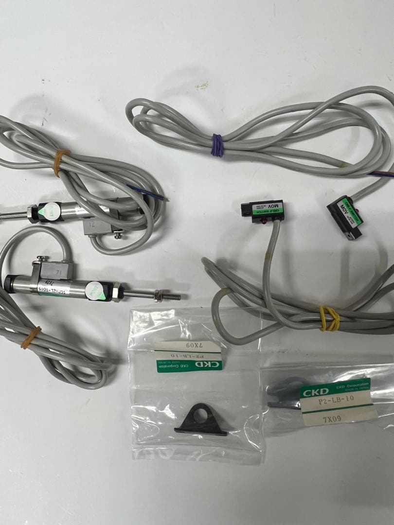 CKDペンシリンダー複動形センサーシリンダー支持金具あり、
