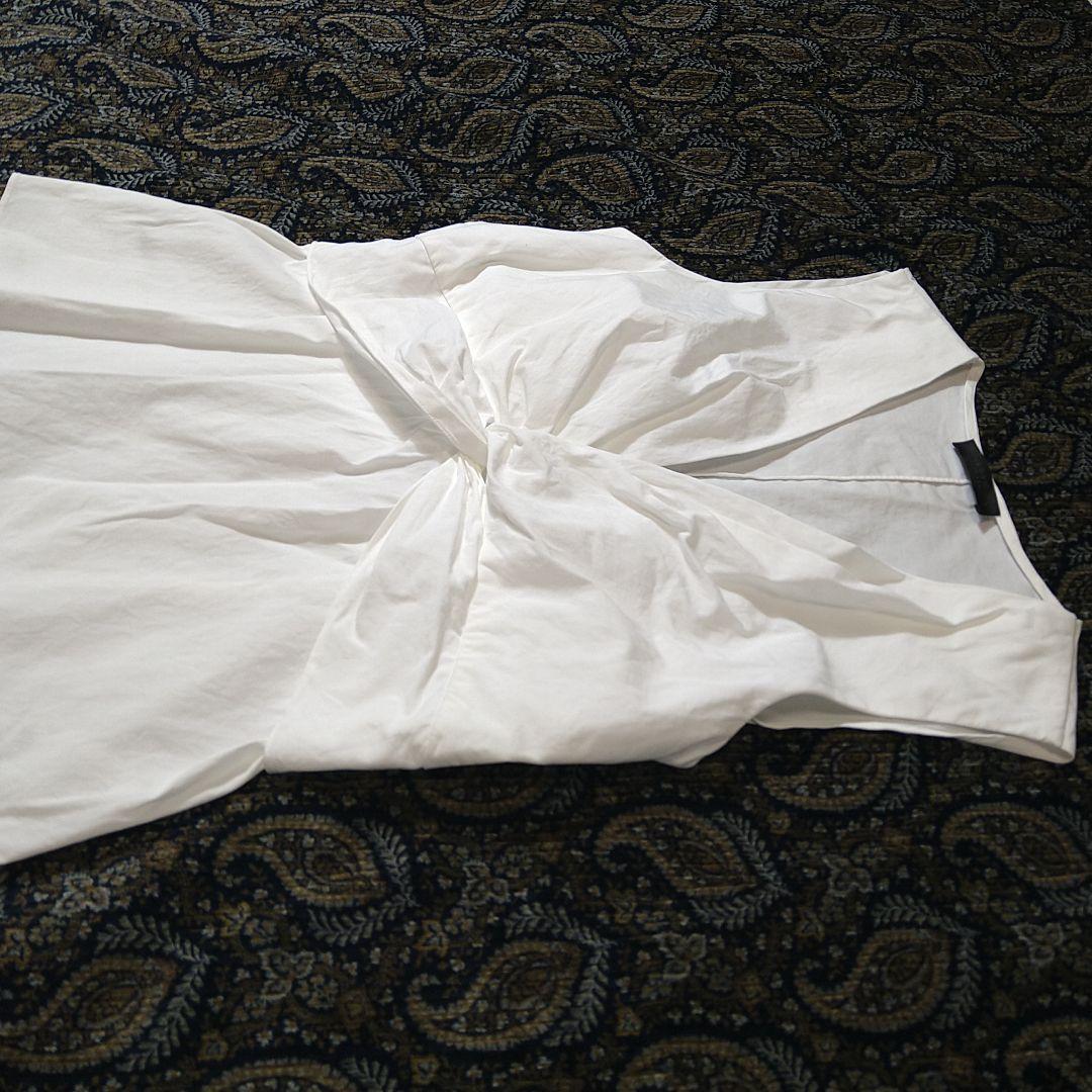 ホワイト ノースリーブ チュニック ツイストデザイン