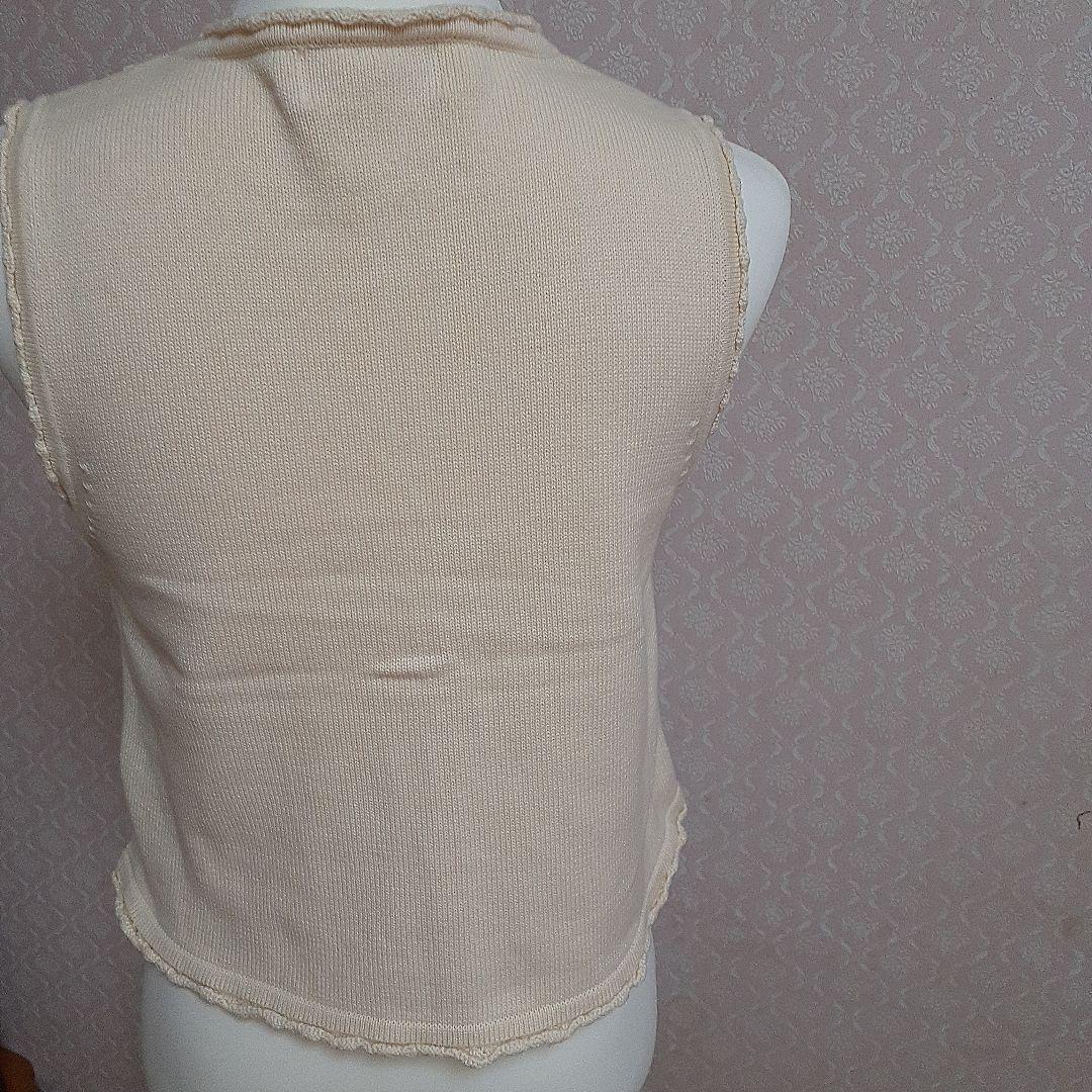 イチゴ刺繍ノースリーブベスト