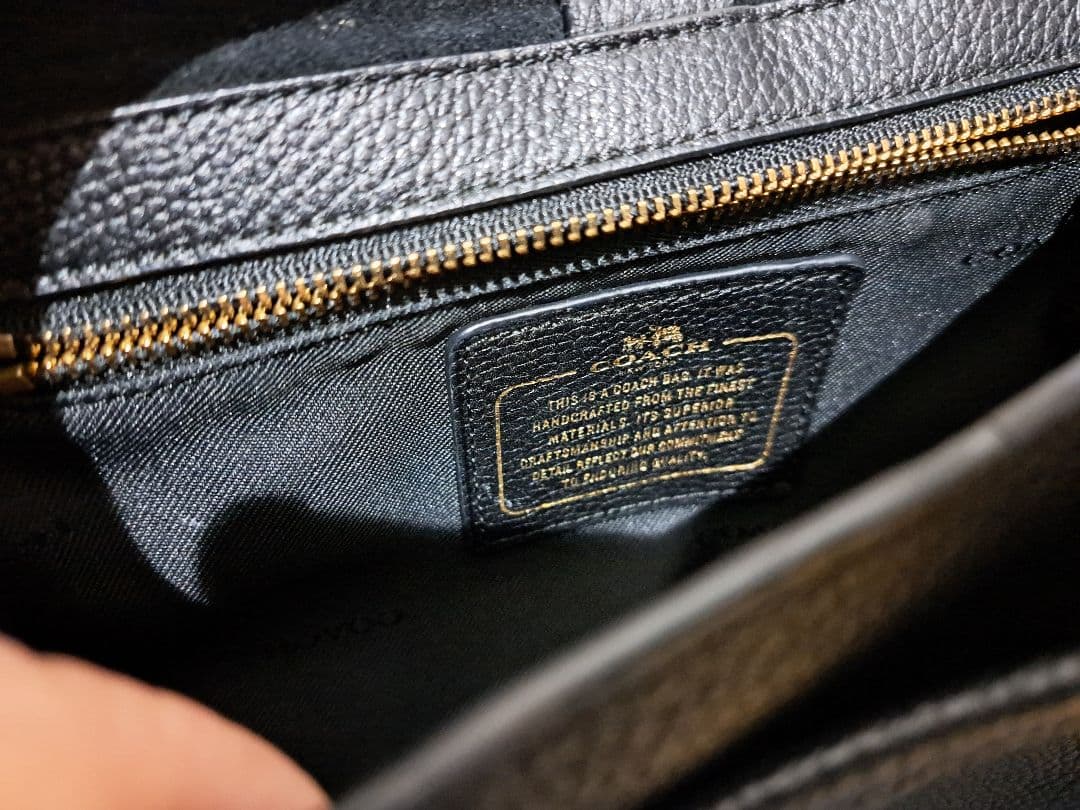 COACH ショルダーバッグ　黒レザー